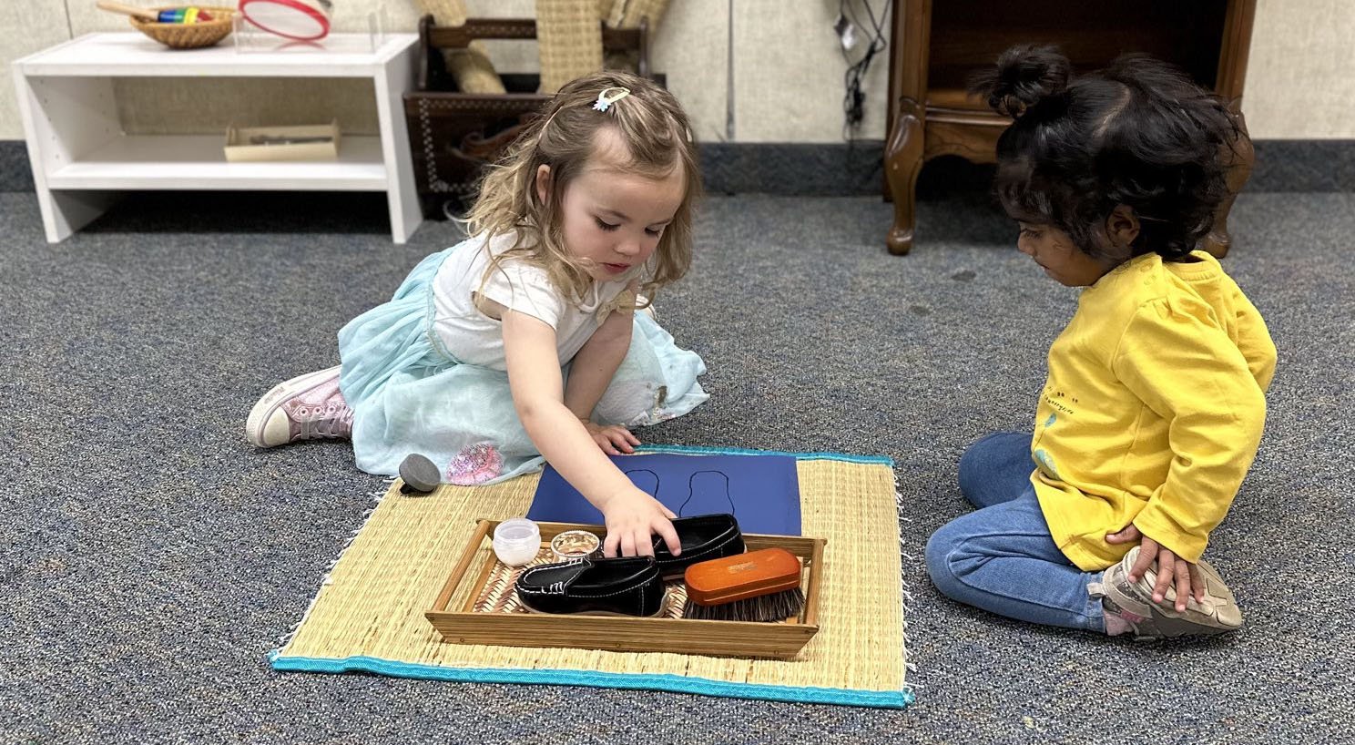 Toddler_600x330 Shining shoes